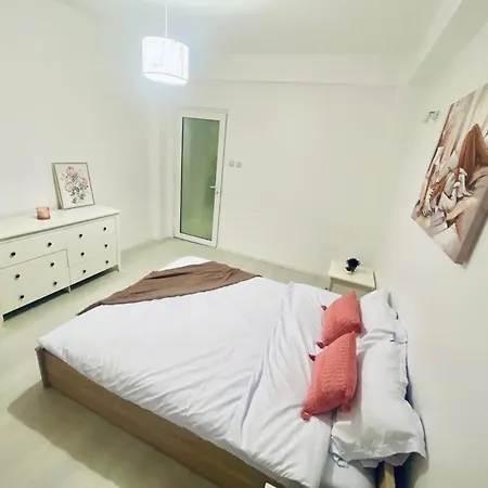 M&L Summer Apartament מלון דירות קונסטנצה